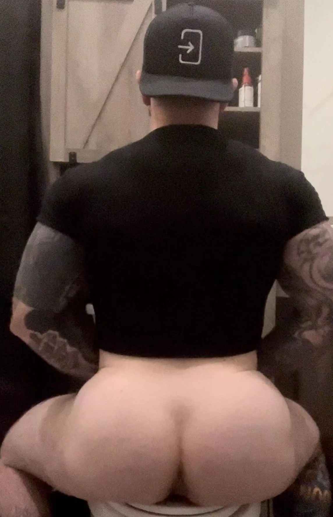 Do your squats 🍑 posted by InputJakkOfficial