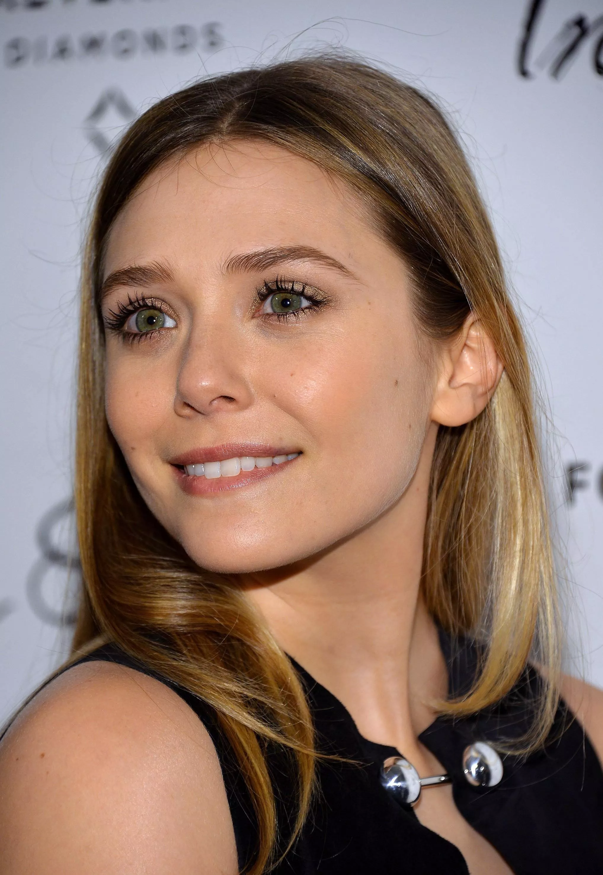 Elizabeth Olsen posted by BigCannon111