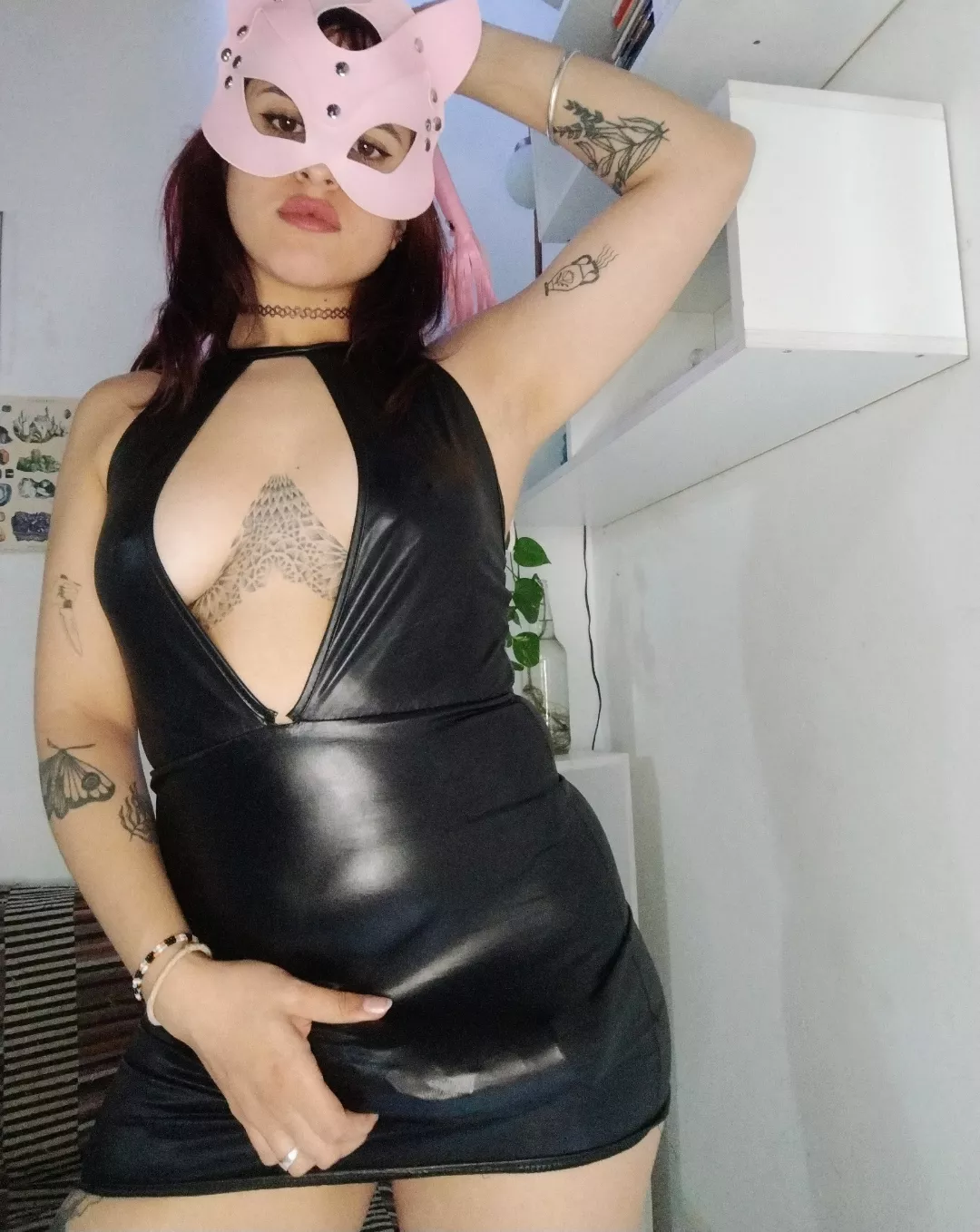 Get under my dress posted by diosagriega_22