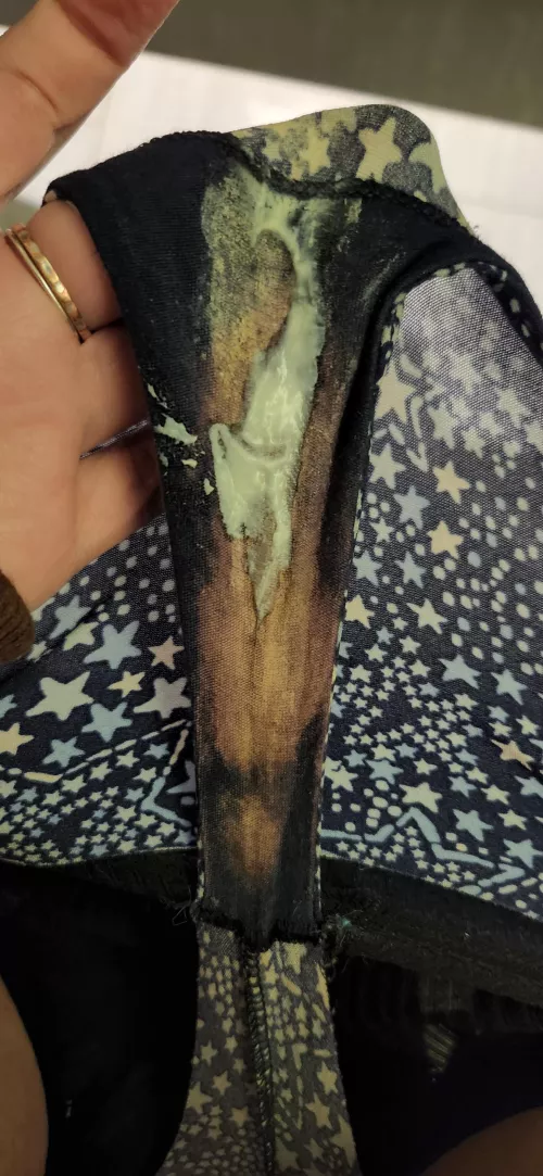 had to stop in the public restroom to take this photo when l felt how creamy l had gottenXD by babigiraffe