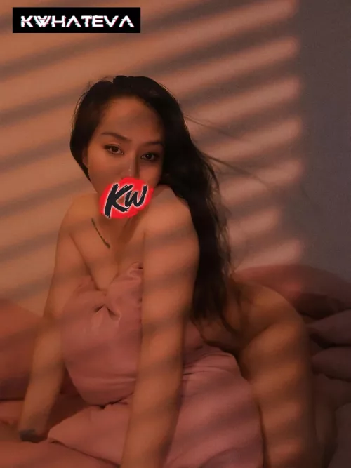 He's everything you want
He's everything you need
He's everything inside o(f) you
That you wish you could be. by Kwhateva