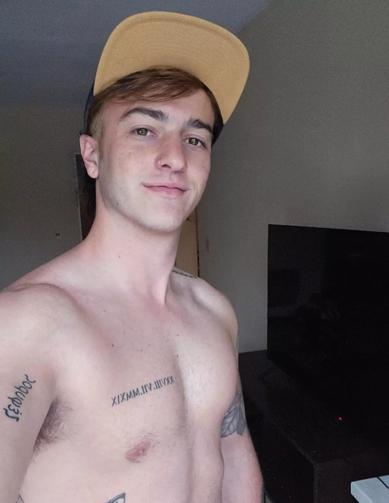 Hoping my face looks kissable 🙃 posted by asexyspiderman