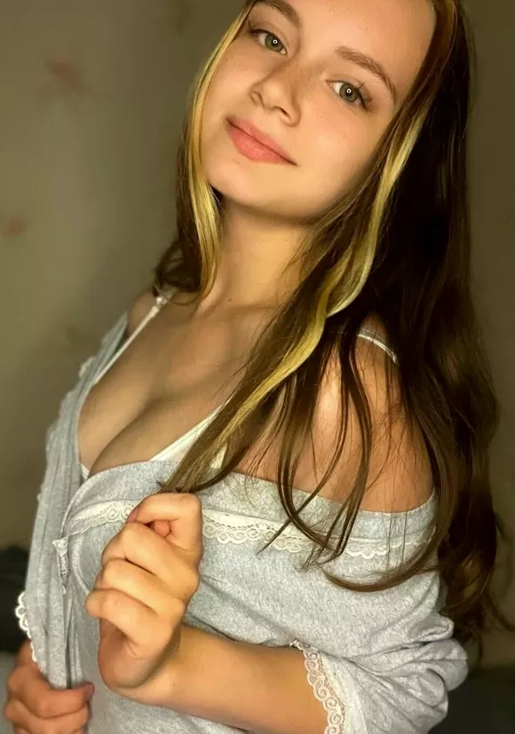 I haven't gotten much attention from guys at school, do you think I'm ugly? posted by hhjimborama
