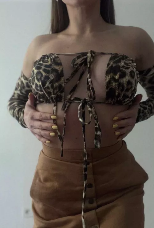 I love showing off my fresh manicure by lrarpp