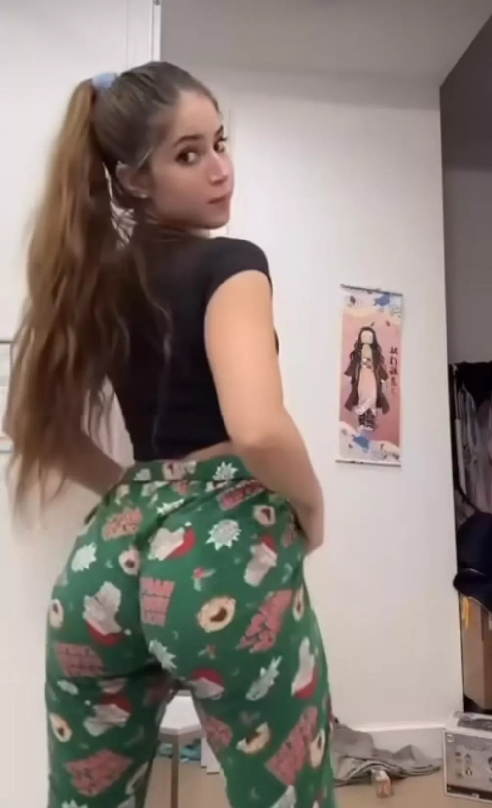 I used to know her name but completely forgot posted by aceSOAA