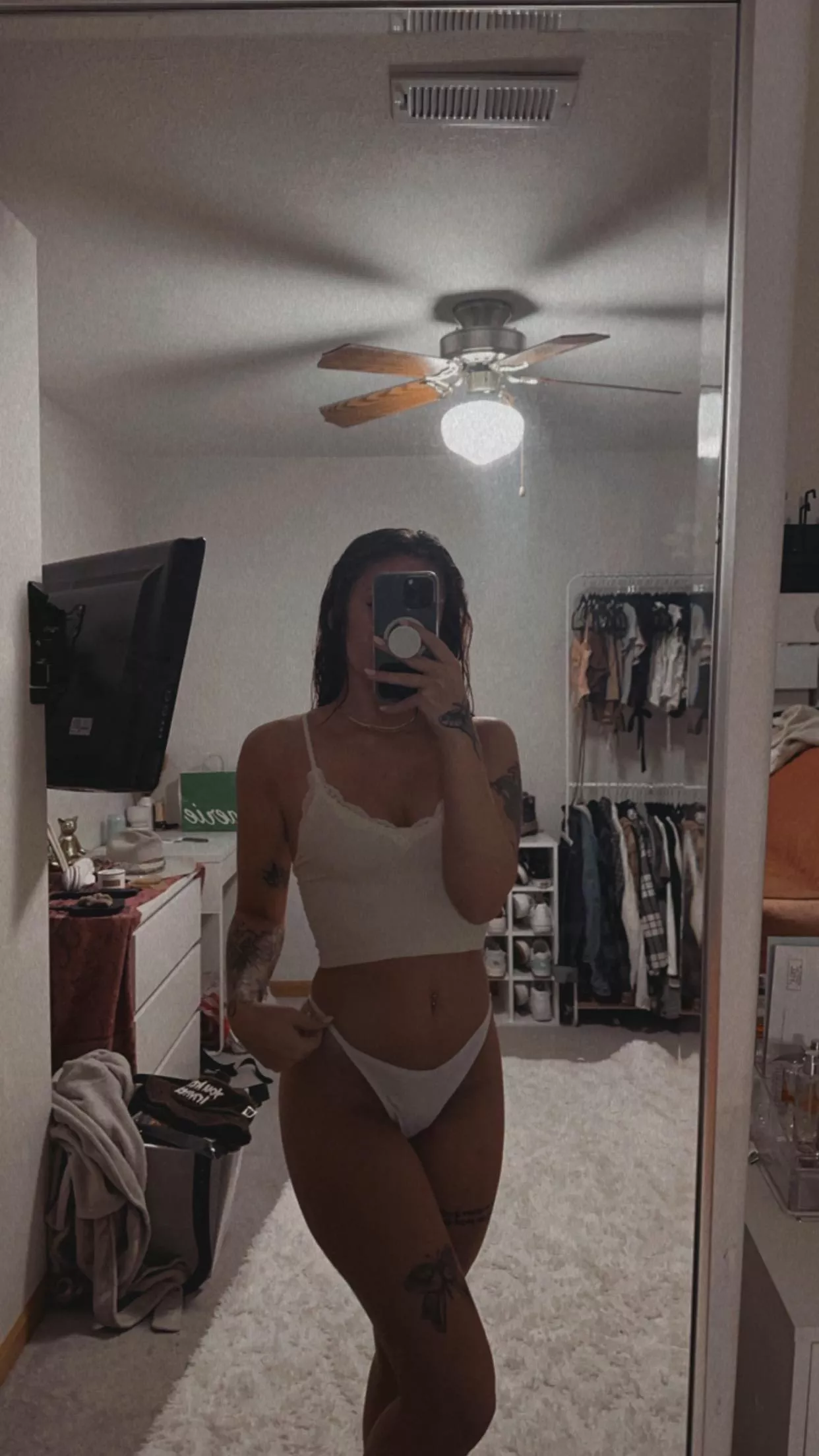 I wish someone would give me a hand posted by sweetlove273