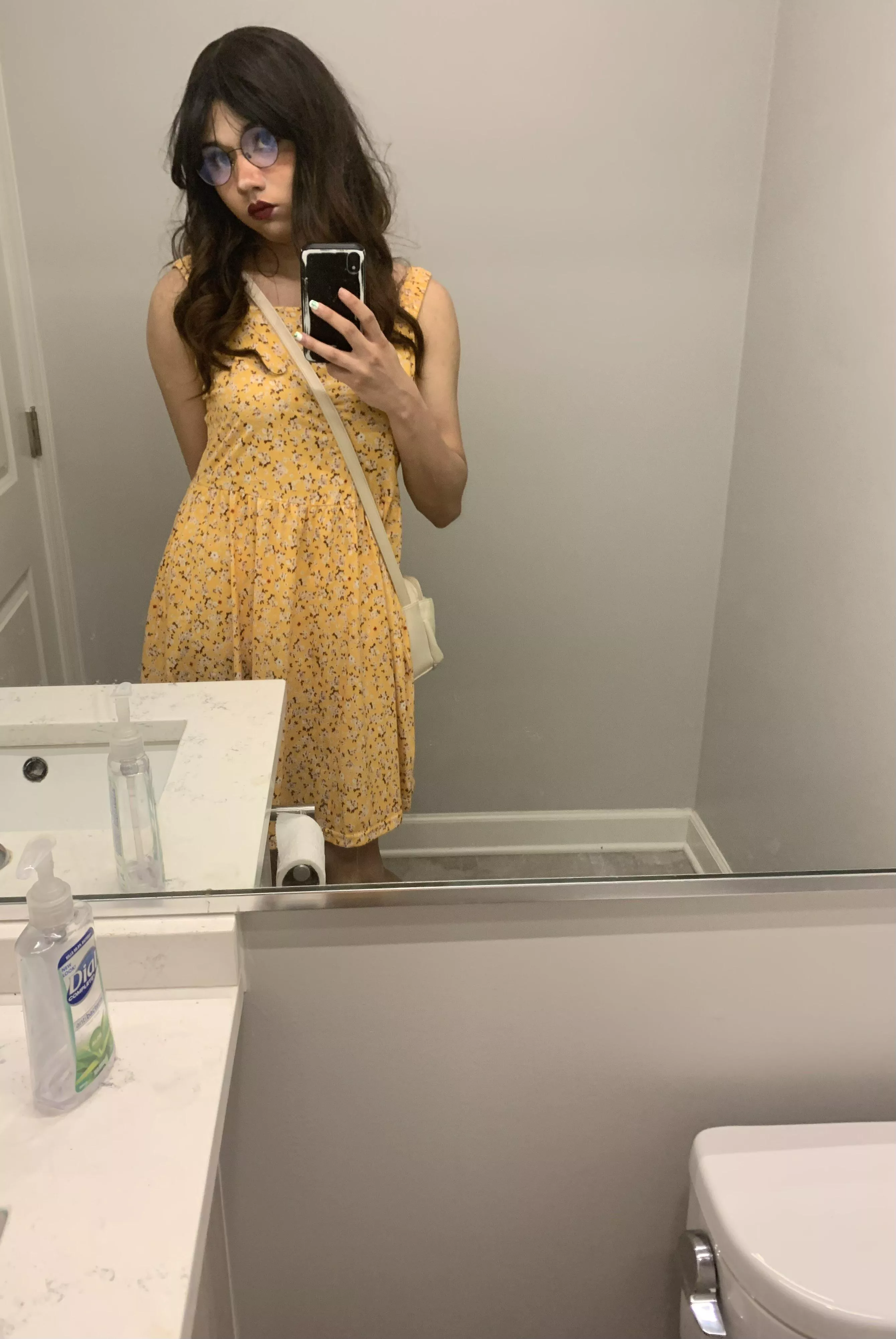 Just a quick bathroom selfie before going out 😊 posted by Lady_Liliana_