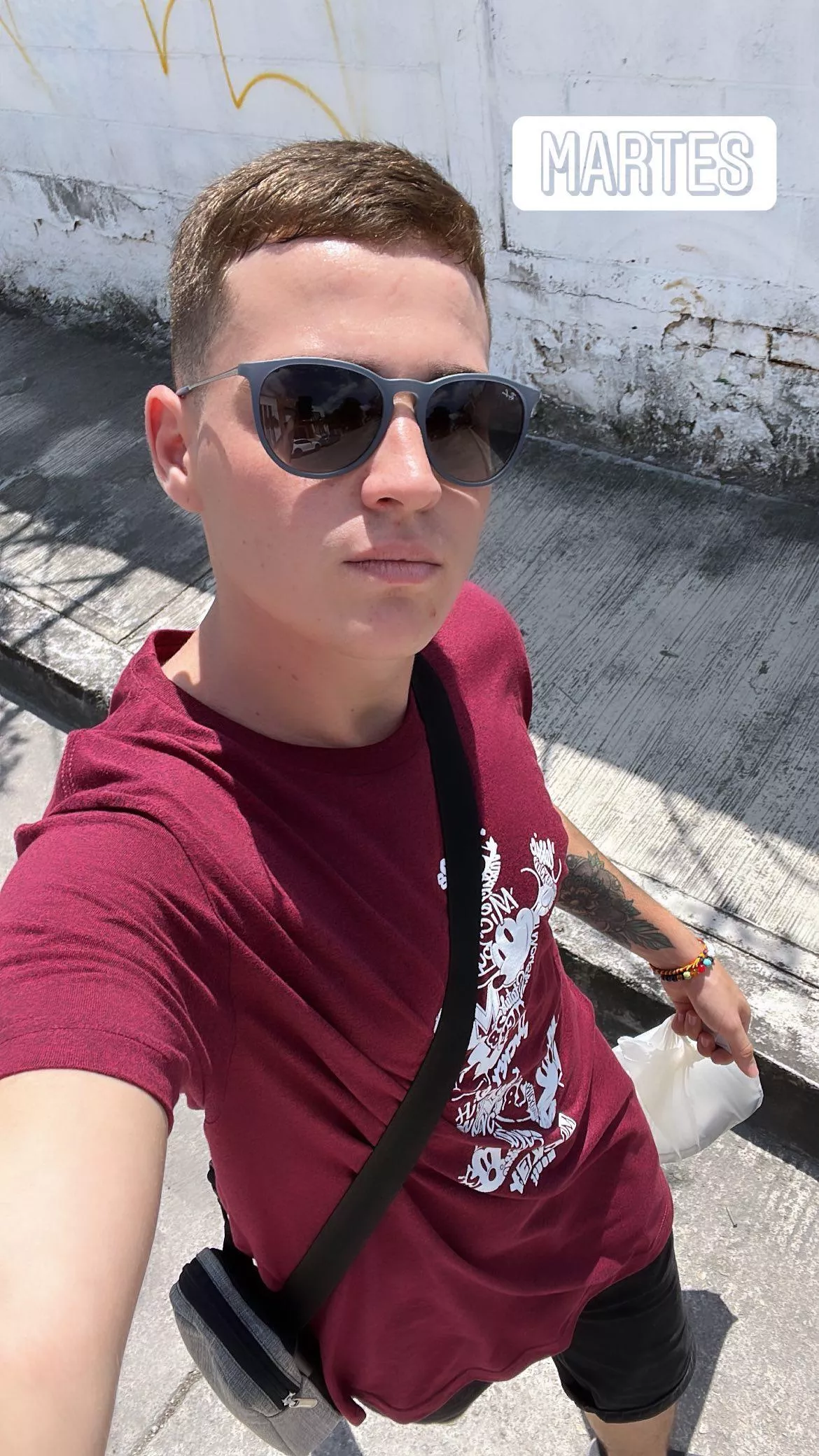 latin gay boy .............. new to this .................can someone help me ? posted by MexicanTwink01