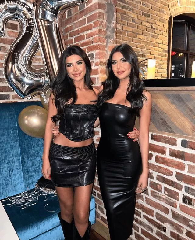 Left or Right? posted by hornynj