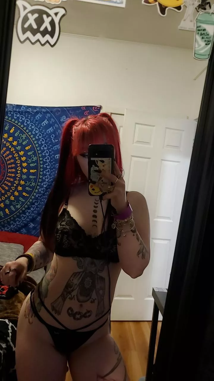 Metal girls just wanna have fun 😏 posted by urlilemobrat3