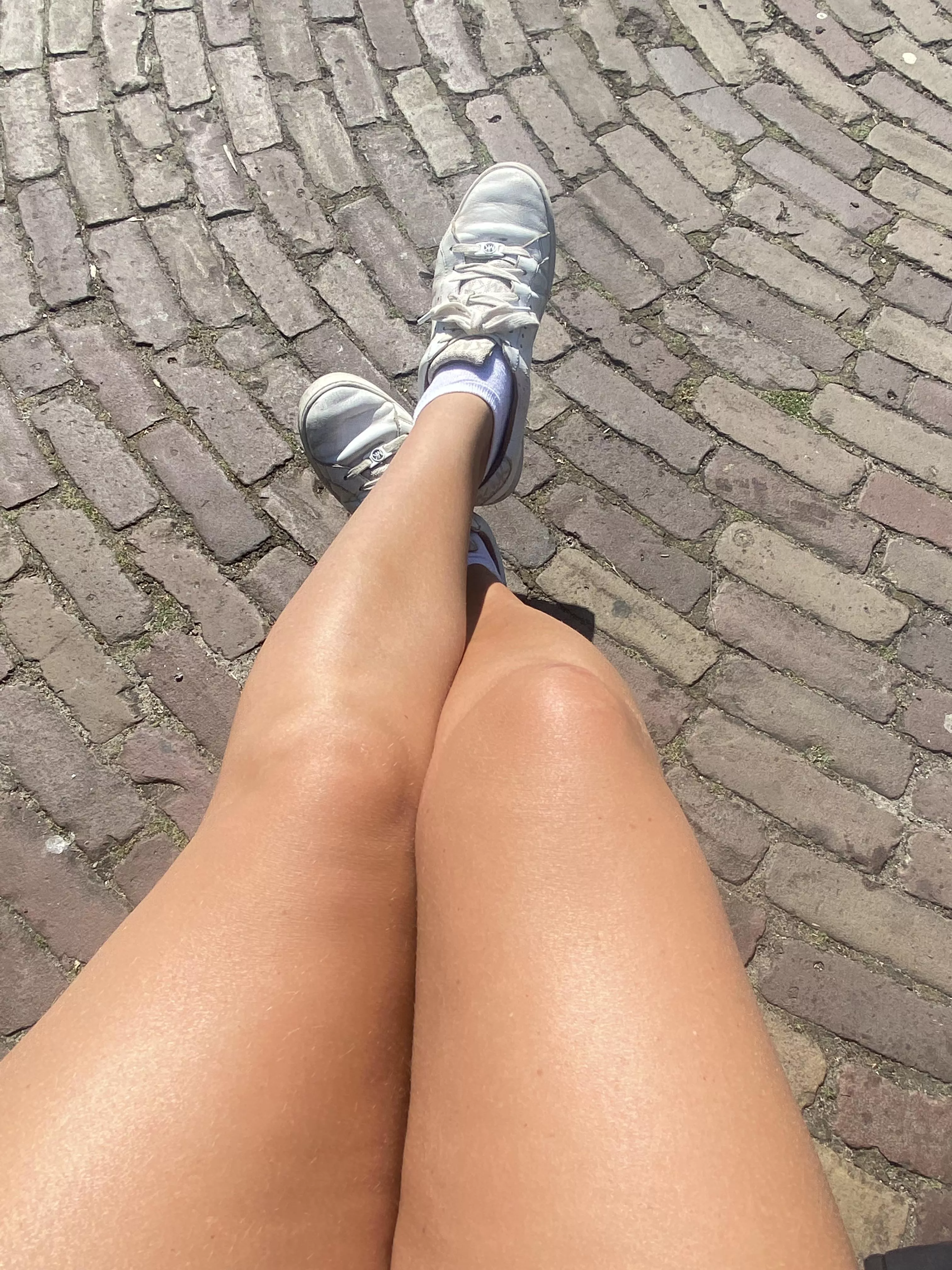 [Mrs,37] Enjoy your sunfilled friday, sweeties ♥️🫶🏼☀️ posted by VeroVexy