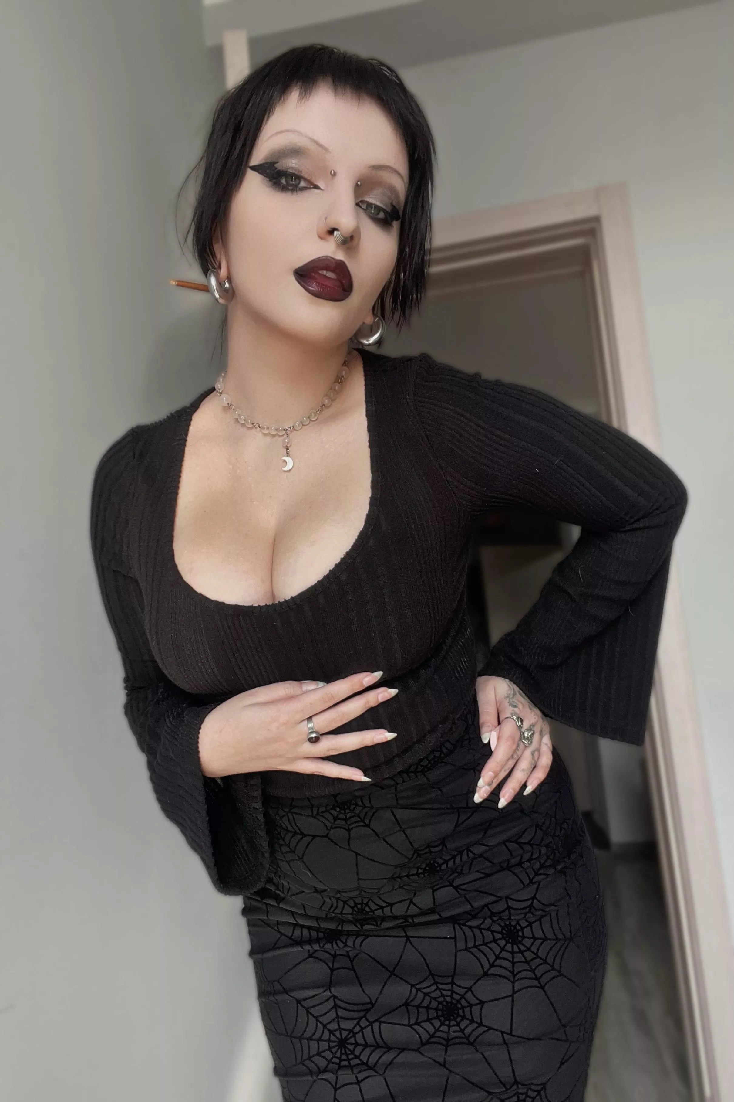 my eyes are up here 👀 posted by newdeser