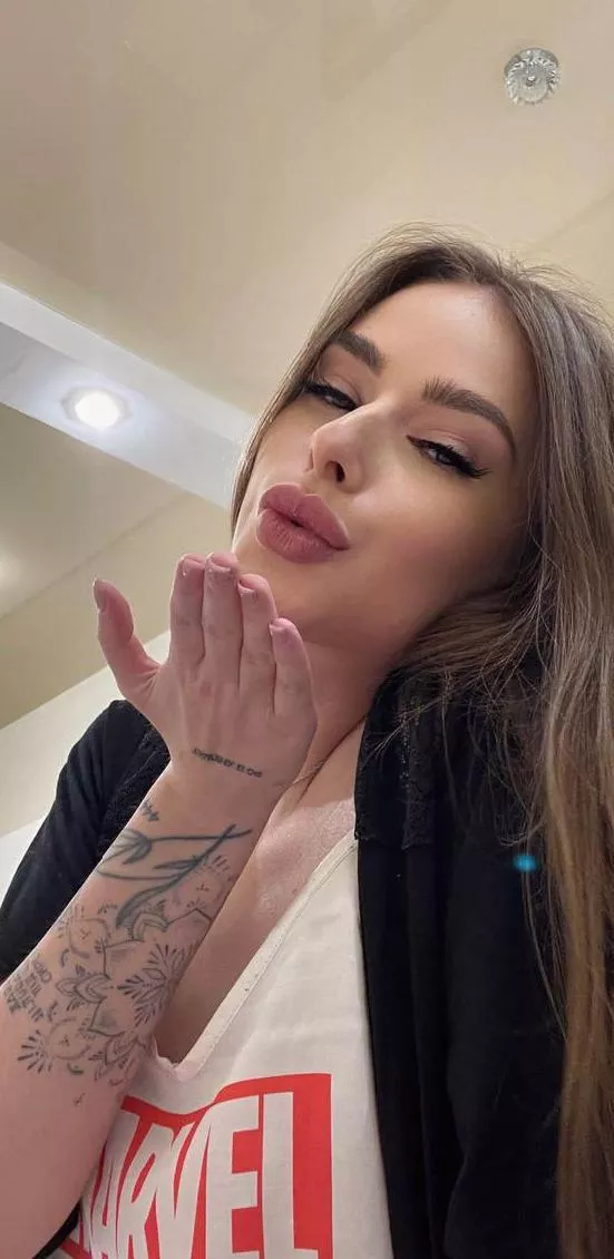 My new outfit for movie date posted by Existing-Arachnid-92