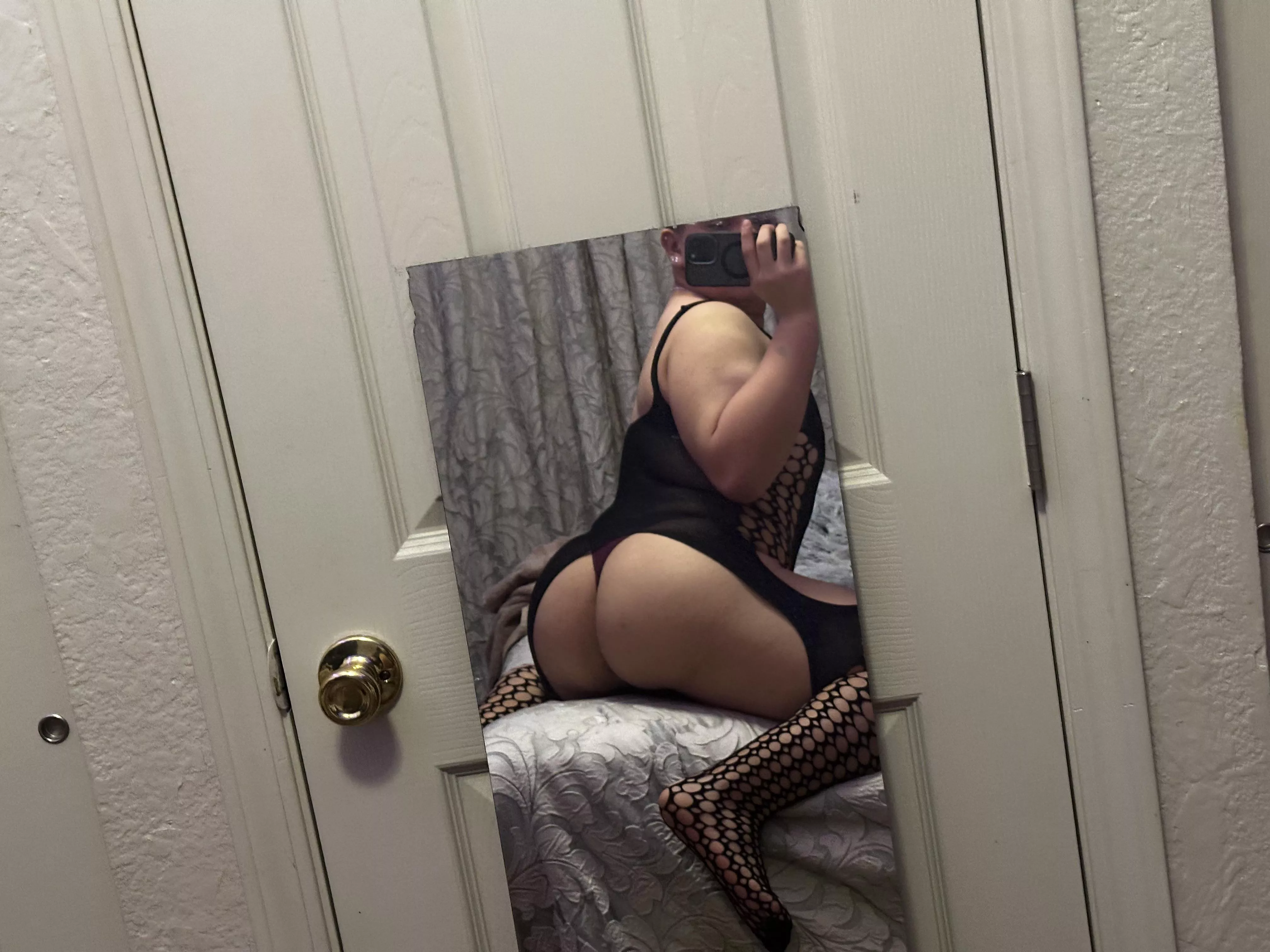 New here, 19 femboy posted by Dull_Machine_2556