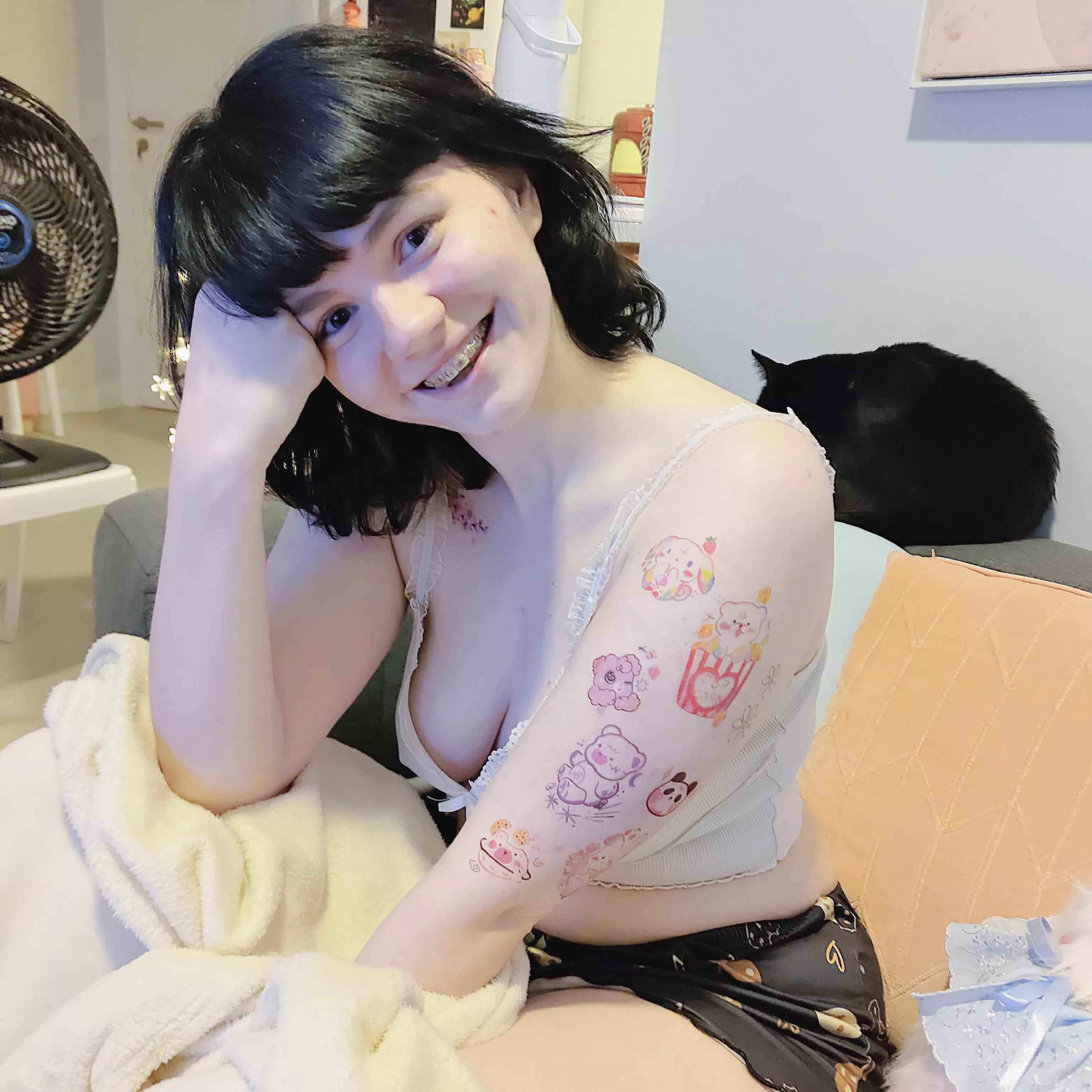 No makeup no sexy clothes just wondering i f you could love me like this posted by Im_Cherry_Blossom