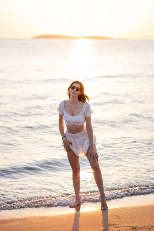 oh god I can't get enough of beaches.... by Aura_Milani_Missori