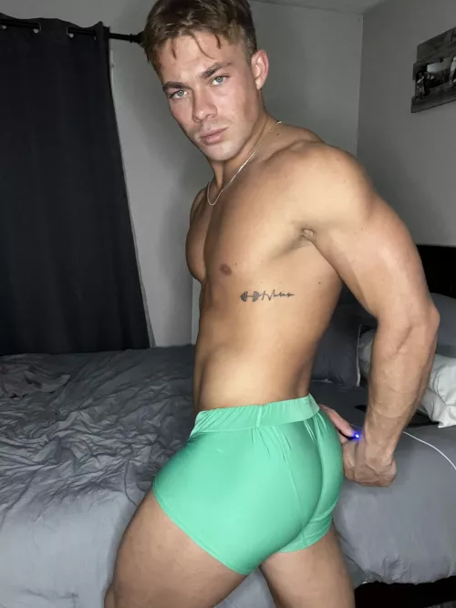 Paradise 🌴 by GodenGan