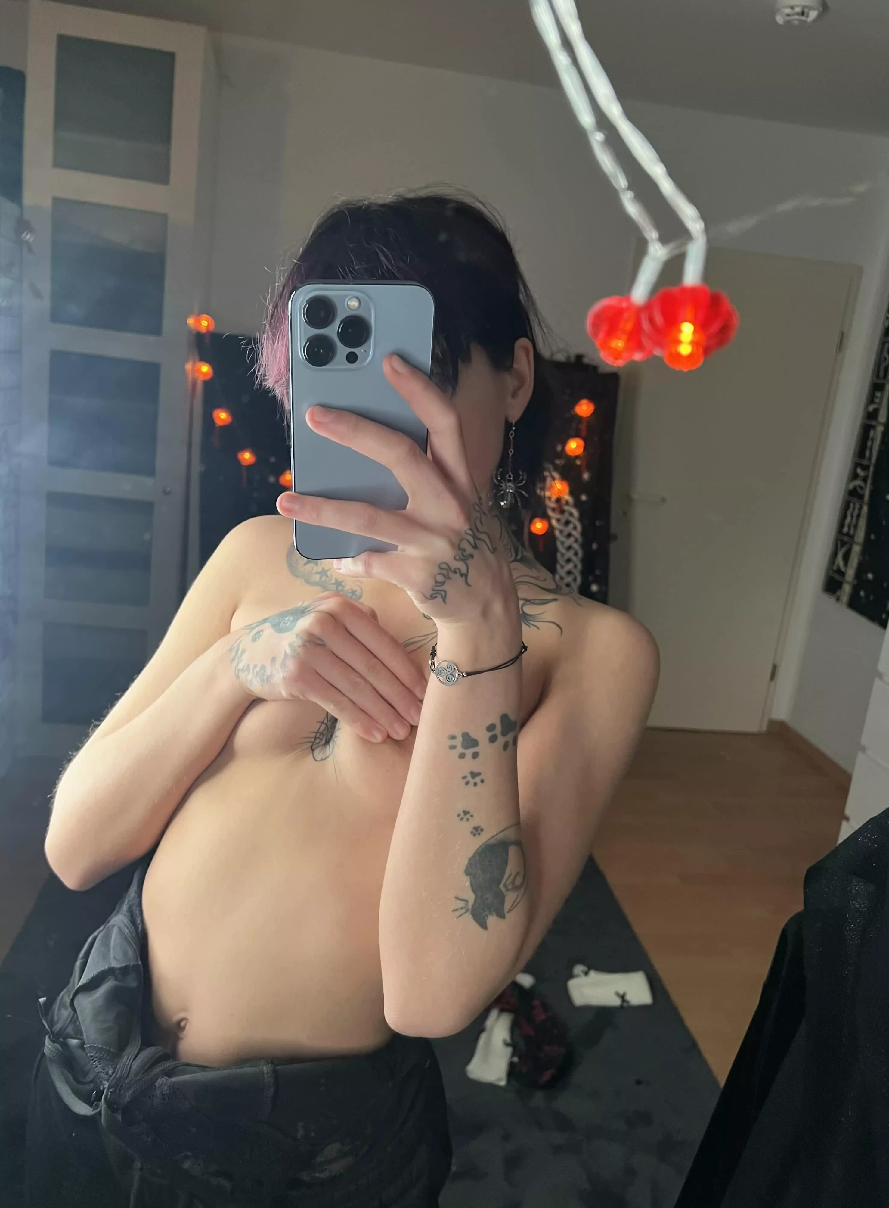 Perfect tits posted by CurvyClarax