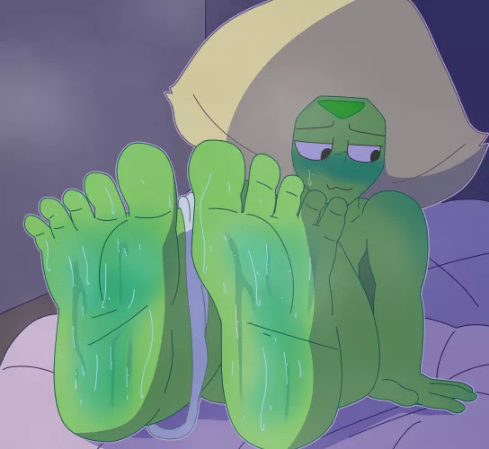 Peridot feet (drawinecchi) by Drawinecchi