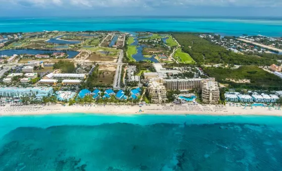 Seven Mile Beach, Cayman Islands posted by Tranzts