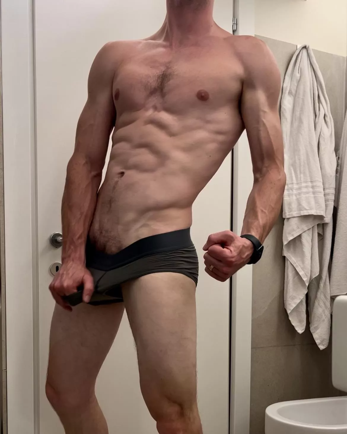 Shower time [36] posted by Shred_and_Bread