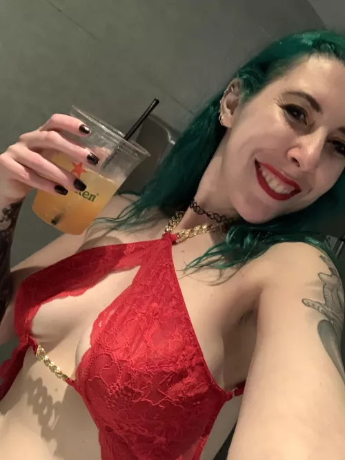 Sippin in red by sirenskiss3