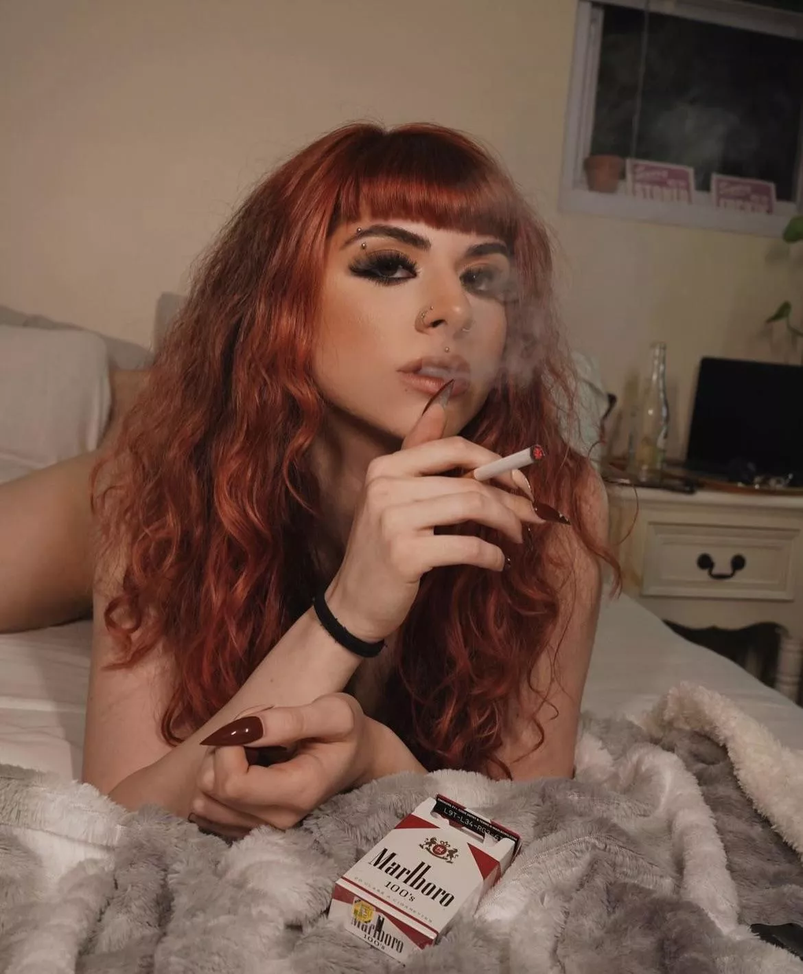 Smoke with me 🖤🚬 posted by xbabydollxkae