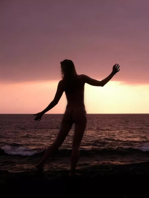 Sunset at the beach by Quirky_Swan34