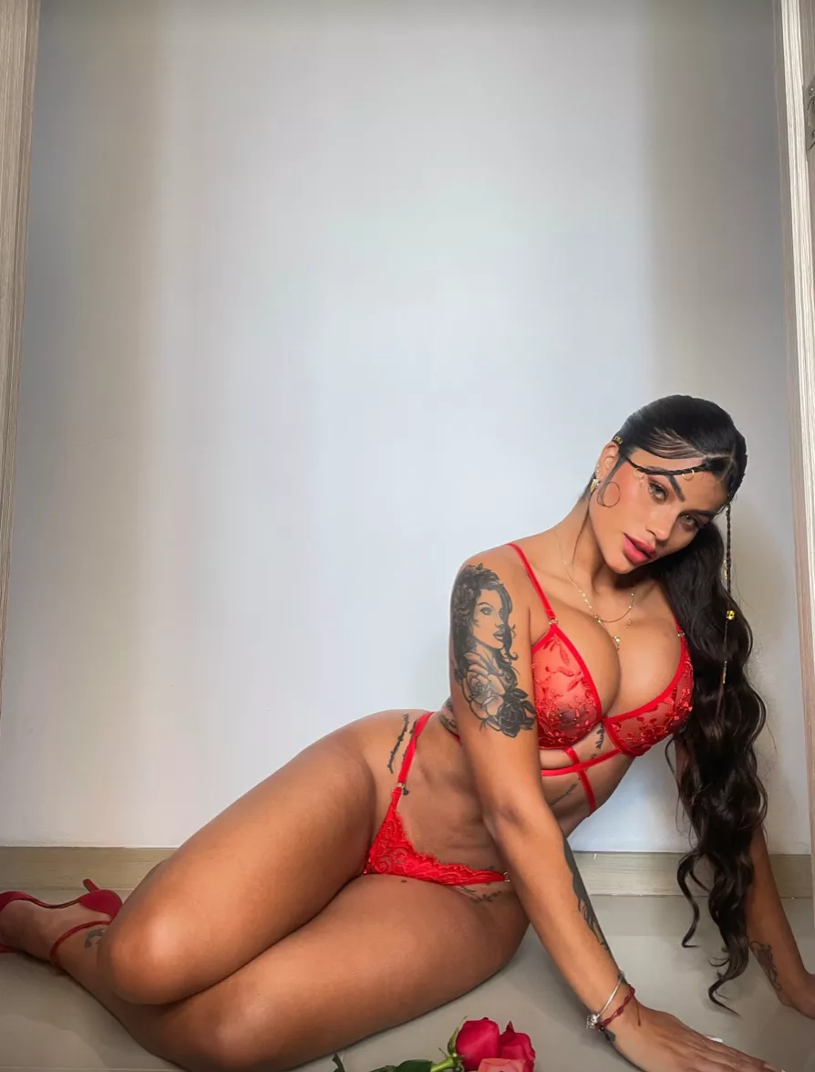 Tattoos and Roses 🌹 posted by Giacakes1