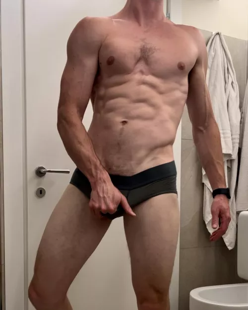 Tommy John’s with the horizontal flap 😍 by Shred_and_Bread