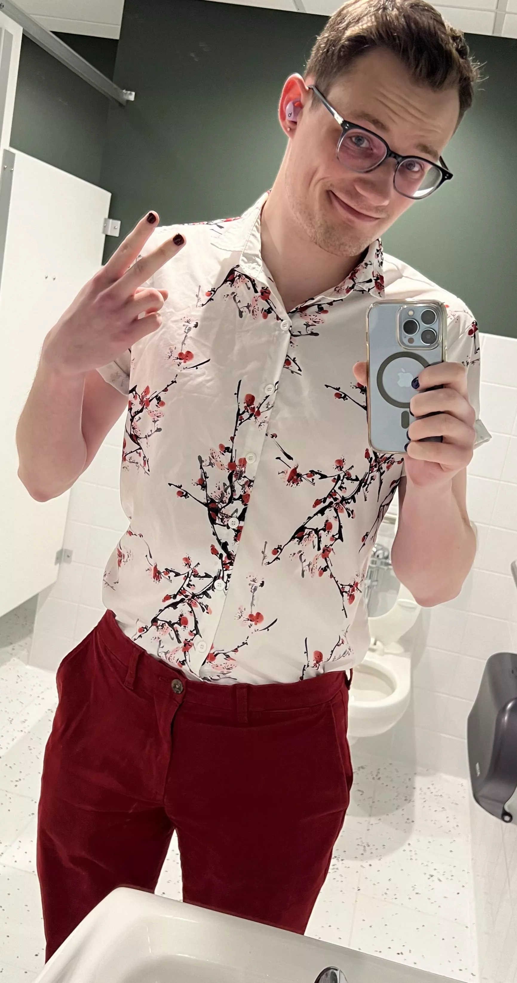 Try to guess my favorite color 😂 posted by fothoss