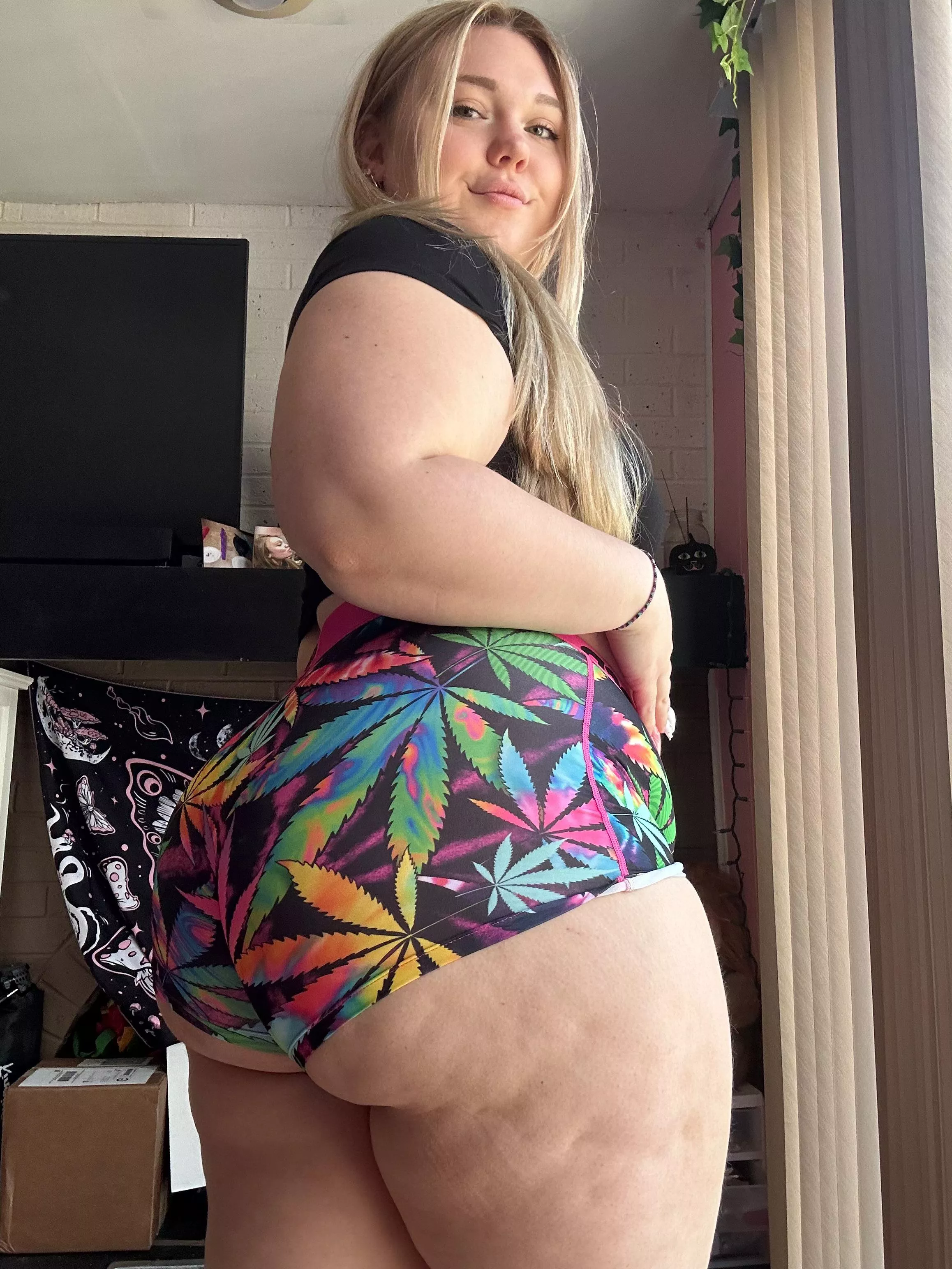 where can i sit?  posted by lxves222