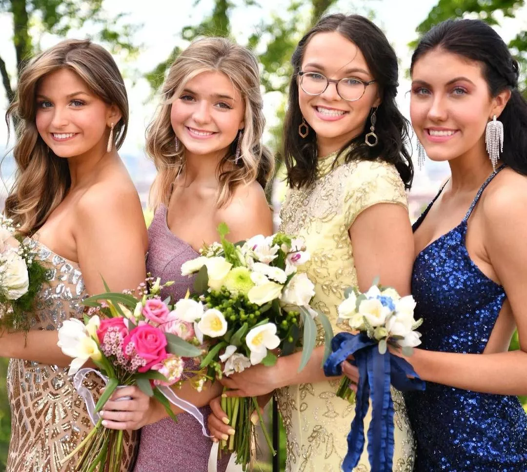 Which one would swallow your cum [4] posted by TourNo8743