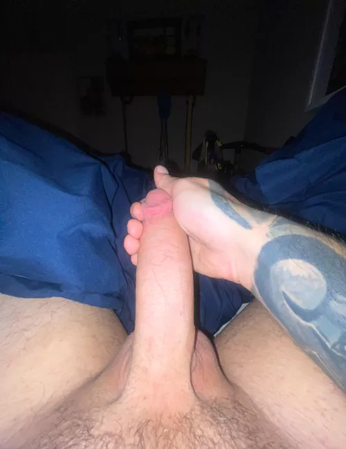 Who thinks they could throat me to the base? by Aaronsnowx