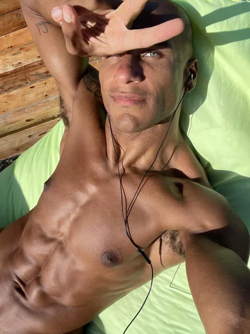 Will you be able to entertain me ? 😈 by Dayonaryder