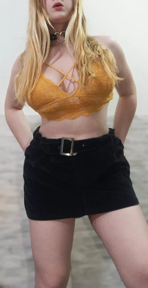 You want to see me naked then go to my OnlyFans ;) Below in comments  by scarlymiss