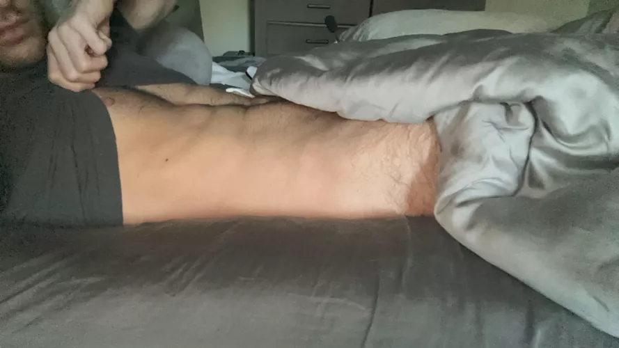 28 hung bottom seeking bate buddy/owner. Must be fit. Send to receive. Snap @jwright1728 by Hungbttmvers