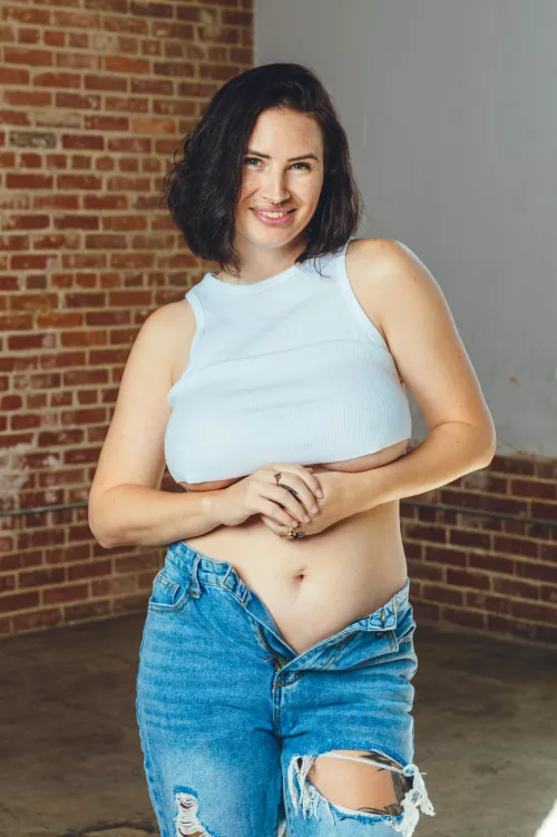 34DD busty MILF by madams0921