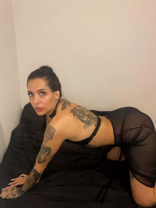 Are you ready to play with me? by Theluluu