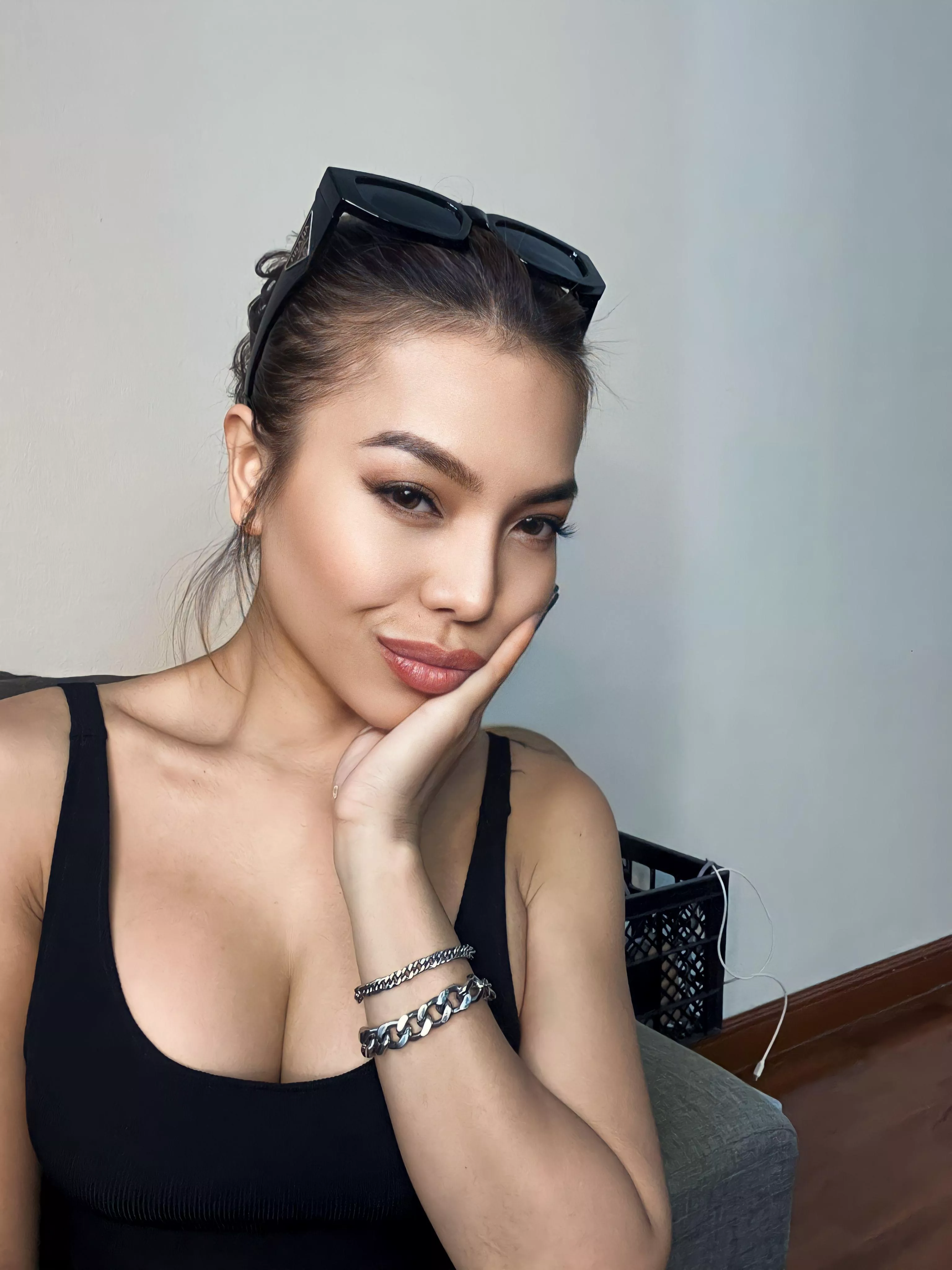 Are you the type who can resist a little flirting on the first date? posted by essanirvana