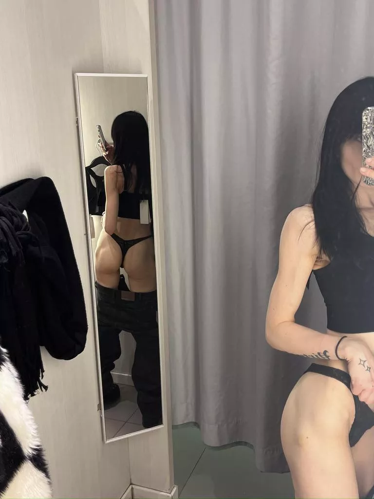 be a good boy and help me undress posted by VivianBlaze