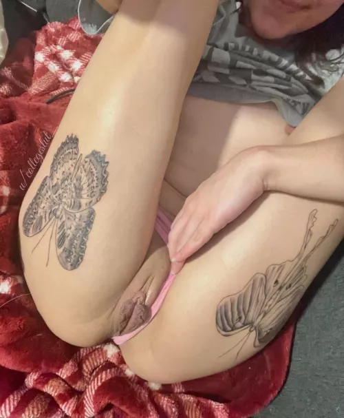 Begging [f] by collegeslut_