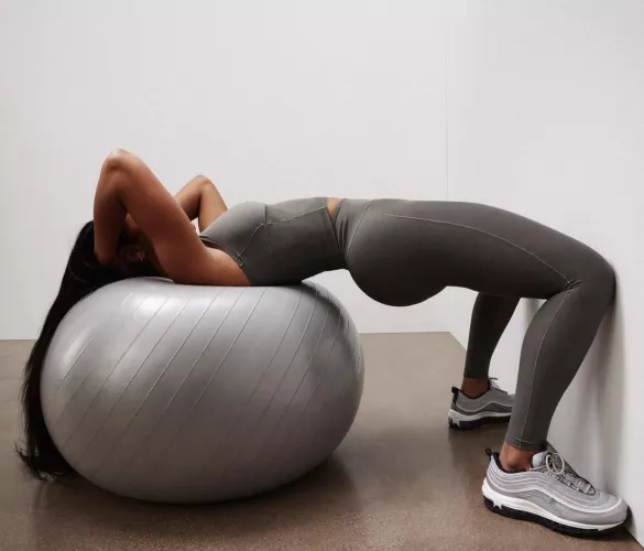 Bubble butt 🥵🥵🥵 by Heavy_Hammer_03