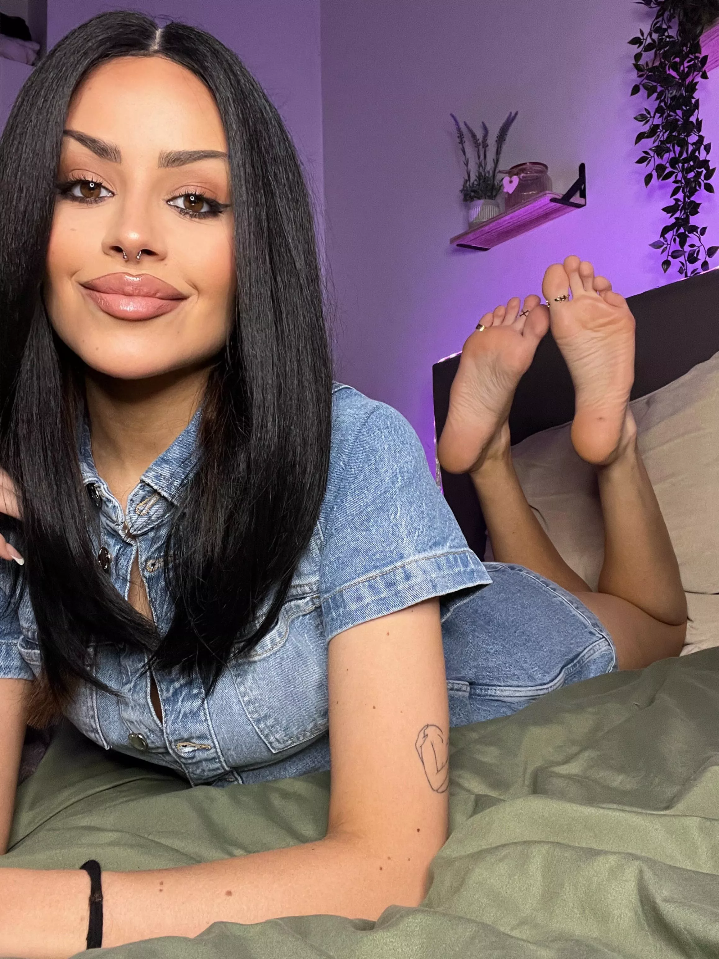 Can I rest them on your face?;)  posted by ashleyysfeet