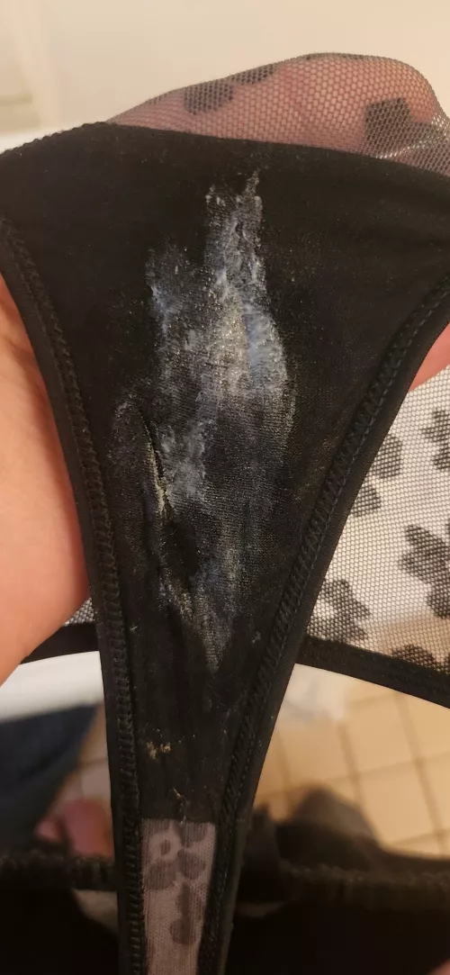 didn't even realize how wet l was after my play session till well after l left the houseXD by babigiraffe