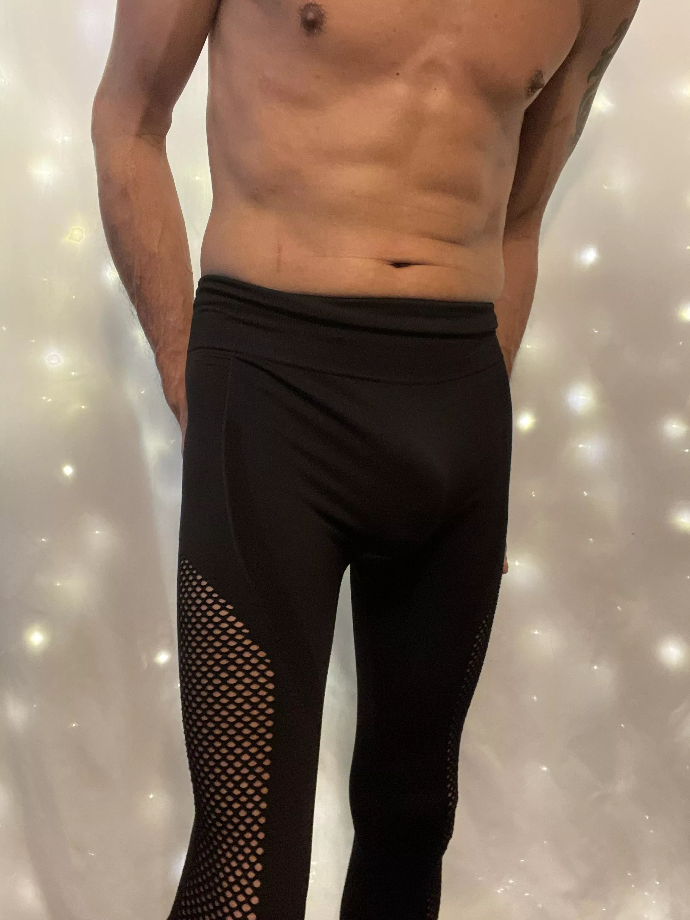 Dilf in leggings posted by ChrisGliderXX