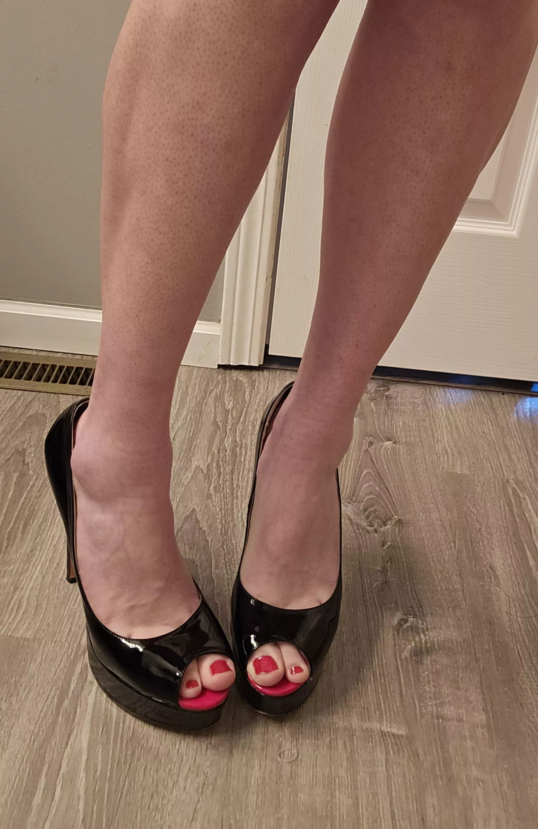 Feeling good in my favorite pair posted by CD_Ashleyy