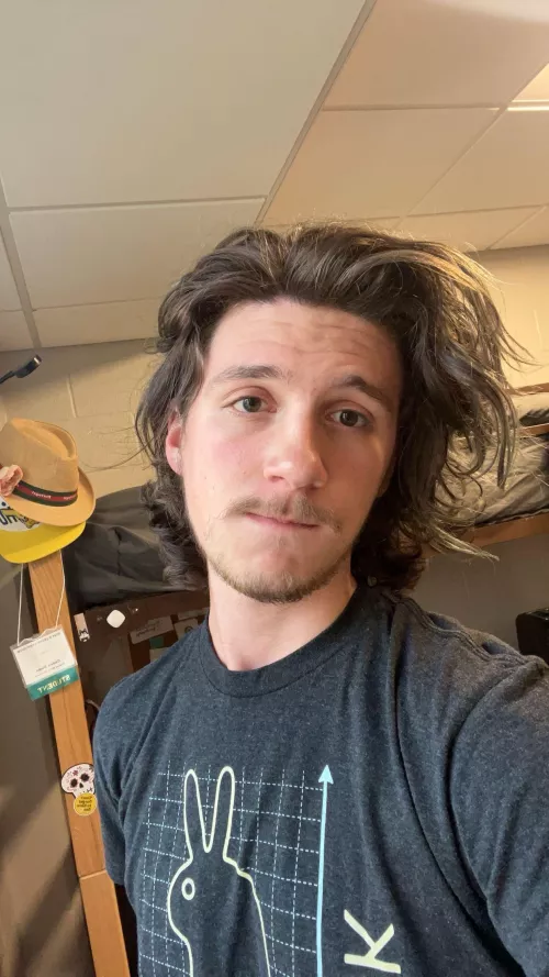 Figuring out how to style my hair at this length by Proud-Chapter4583