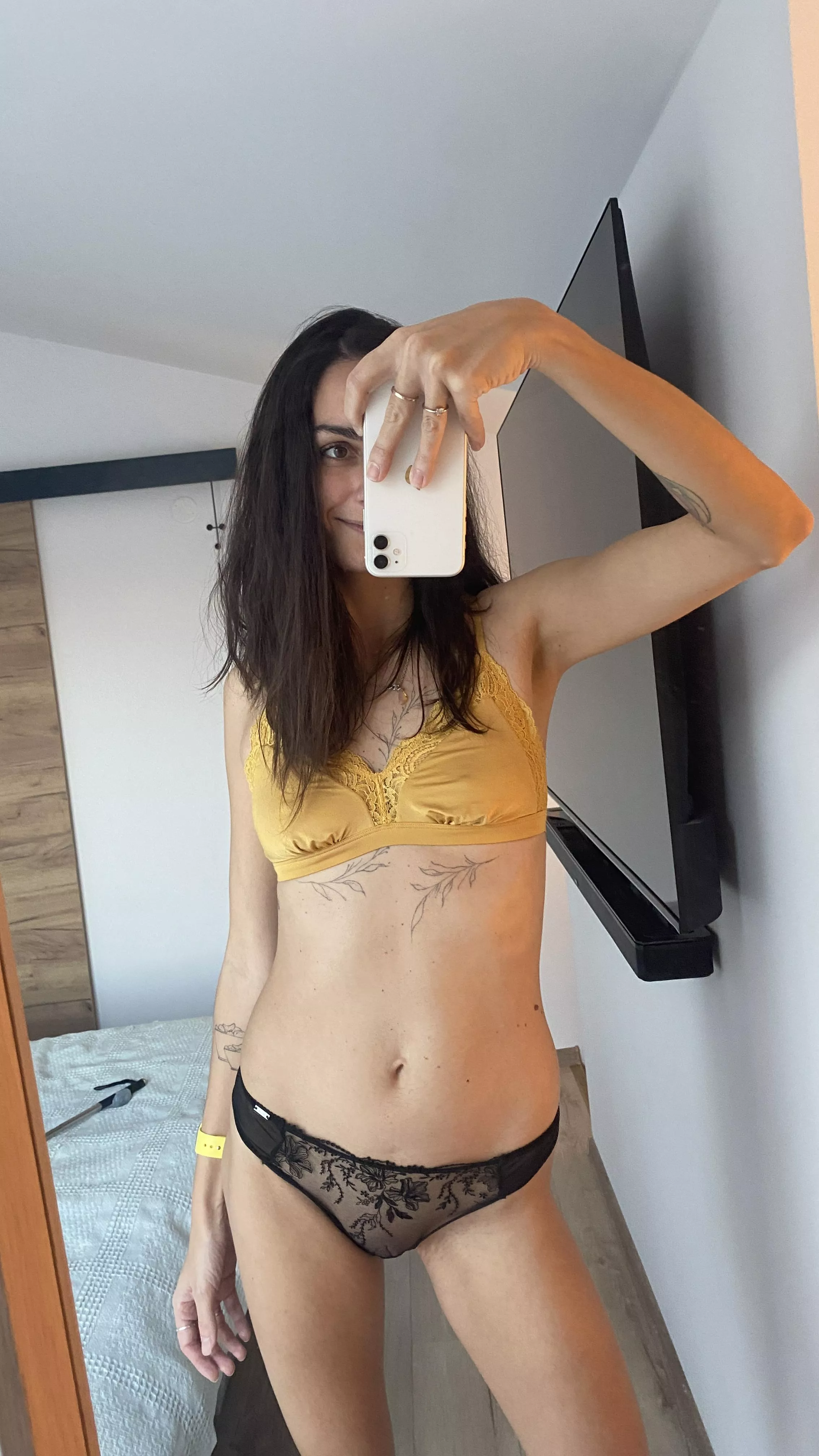 Flirting with the camera and stealing hearts posted by ErikaBosom