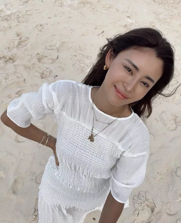 girlfriend material?  posted by devilndaisies